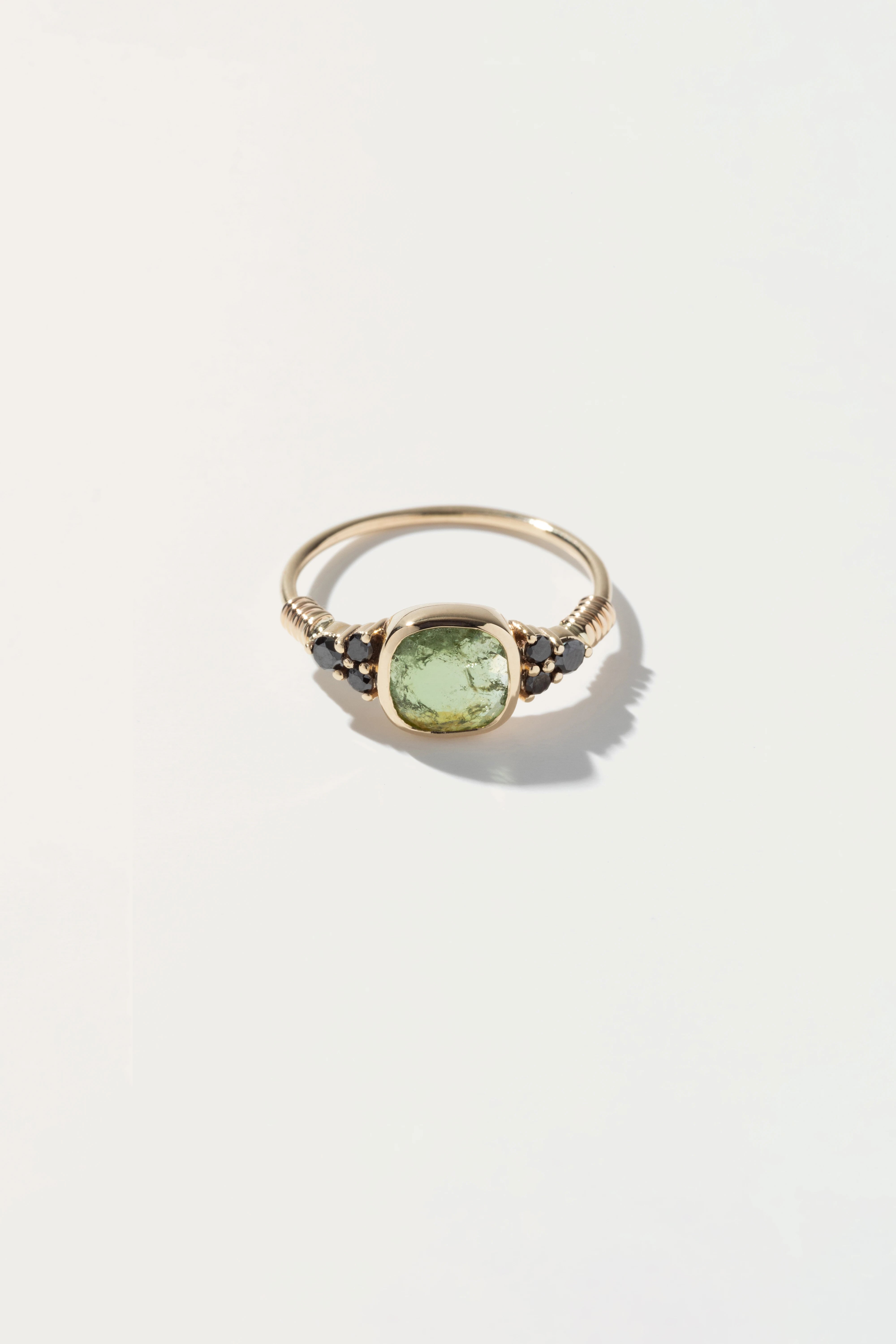 Green Tourmaline Médicis ring